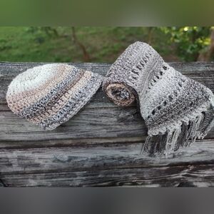 New crochet hat & scarf set